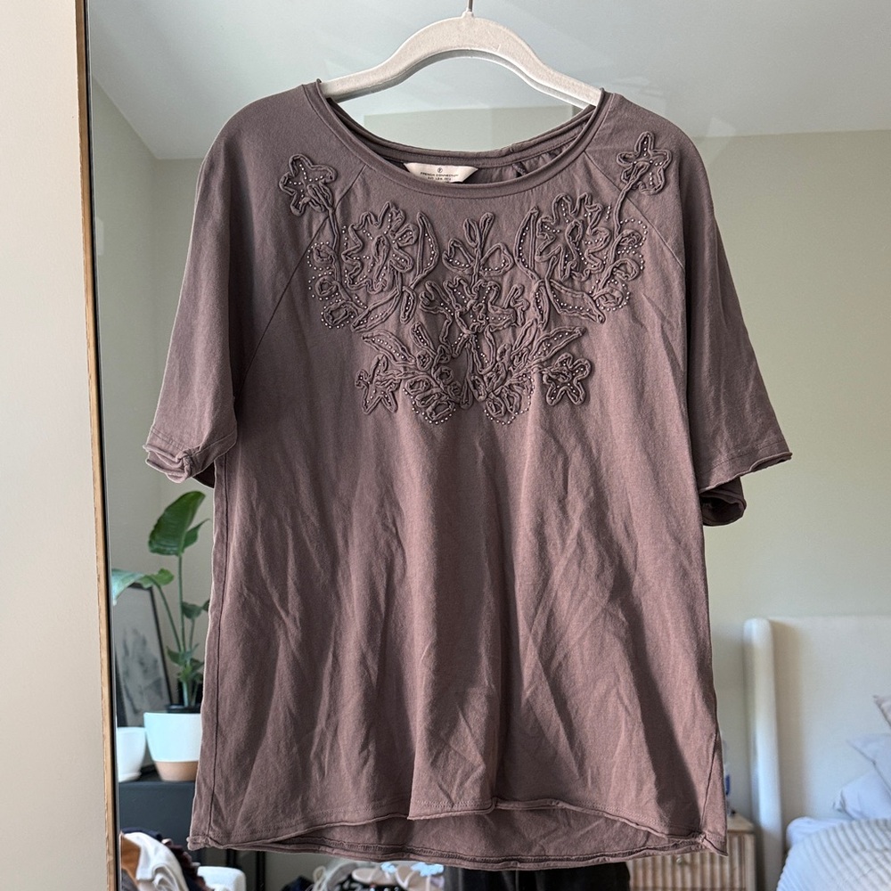 🔴 $15 SALE - French Connection Gray Embroidered Top
